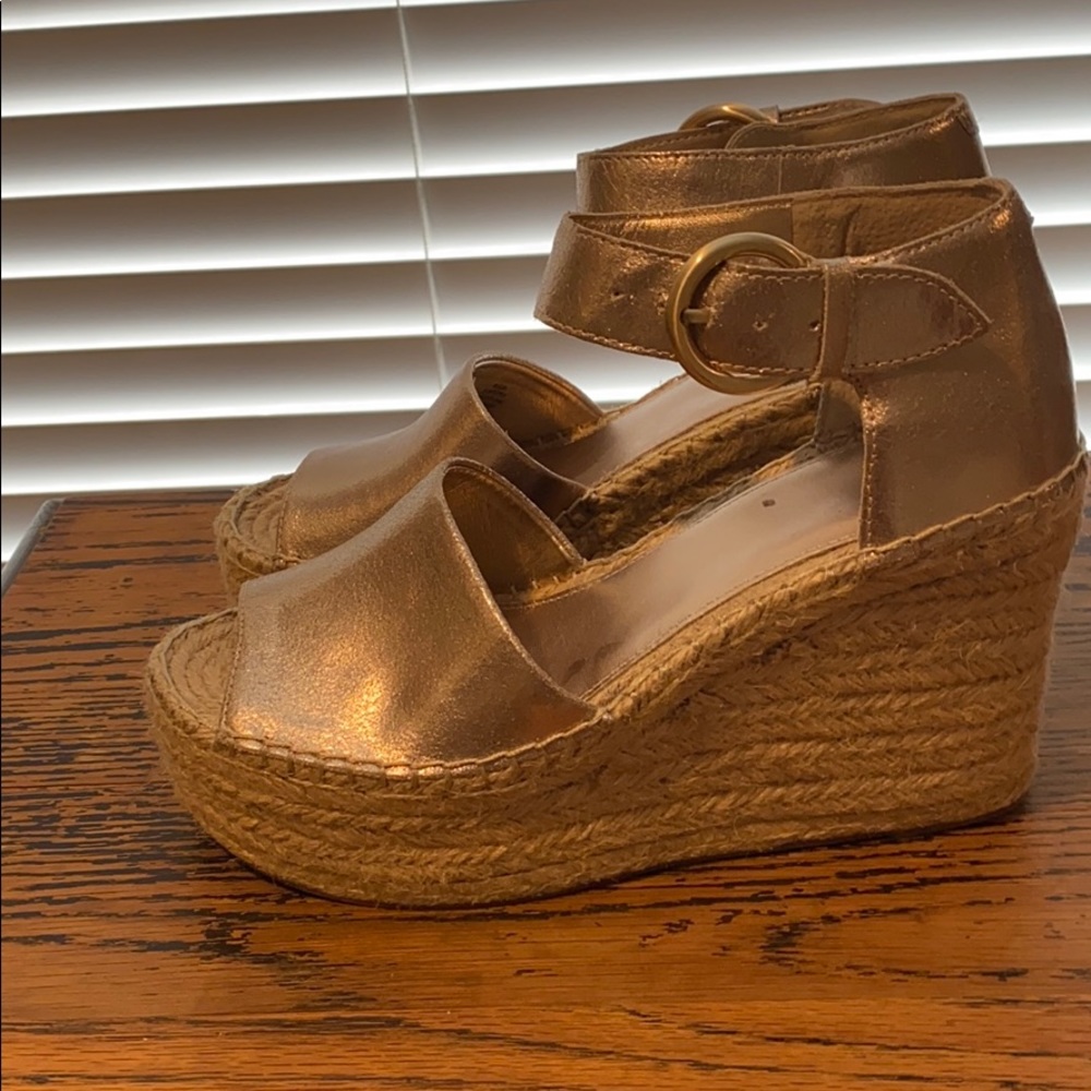 Marc Fisher rose gold espadrilles